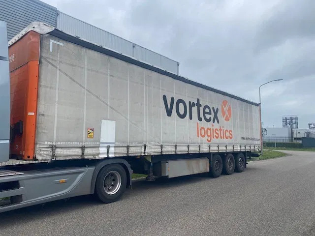 Schmitz Cargobull schuifzeil/dak 3 asser , schijfremmen , paletkist - Полуприколка со церада: слика 1 Schmitz Cargobull schuifzeil/dak 3 asser , schijfremmen , paletkist - Полуприколка со церада: слика 1
