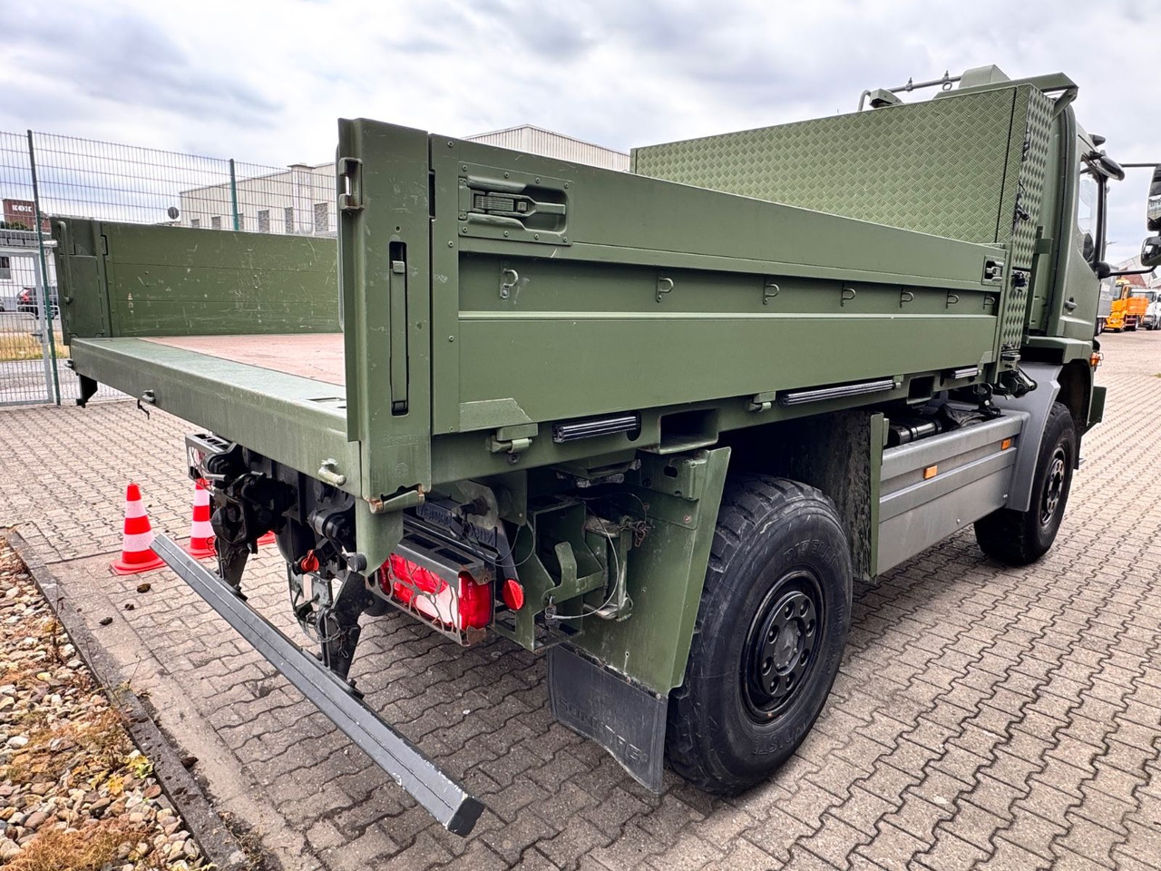 Mercedes-Benz 1018 Atego 4x4 Allrad  Camper - Комбе со отворен сандак: слика 4 Mercedes-Benz 1018 Atego 4x4 Allrad  Camper - Комбе со отворен сандак: слика 4