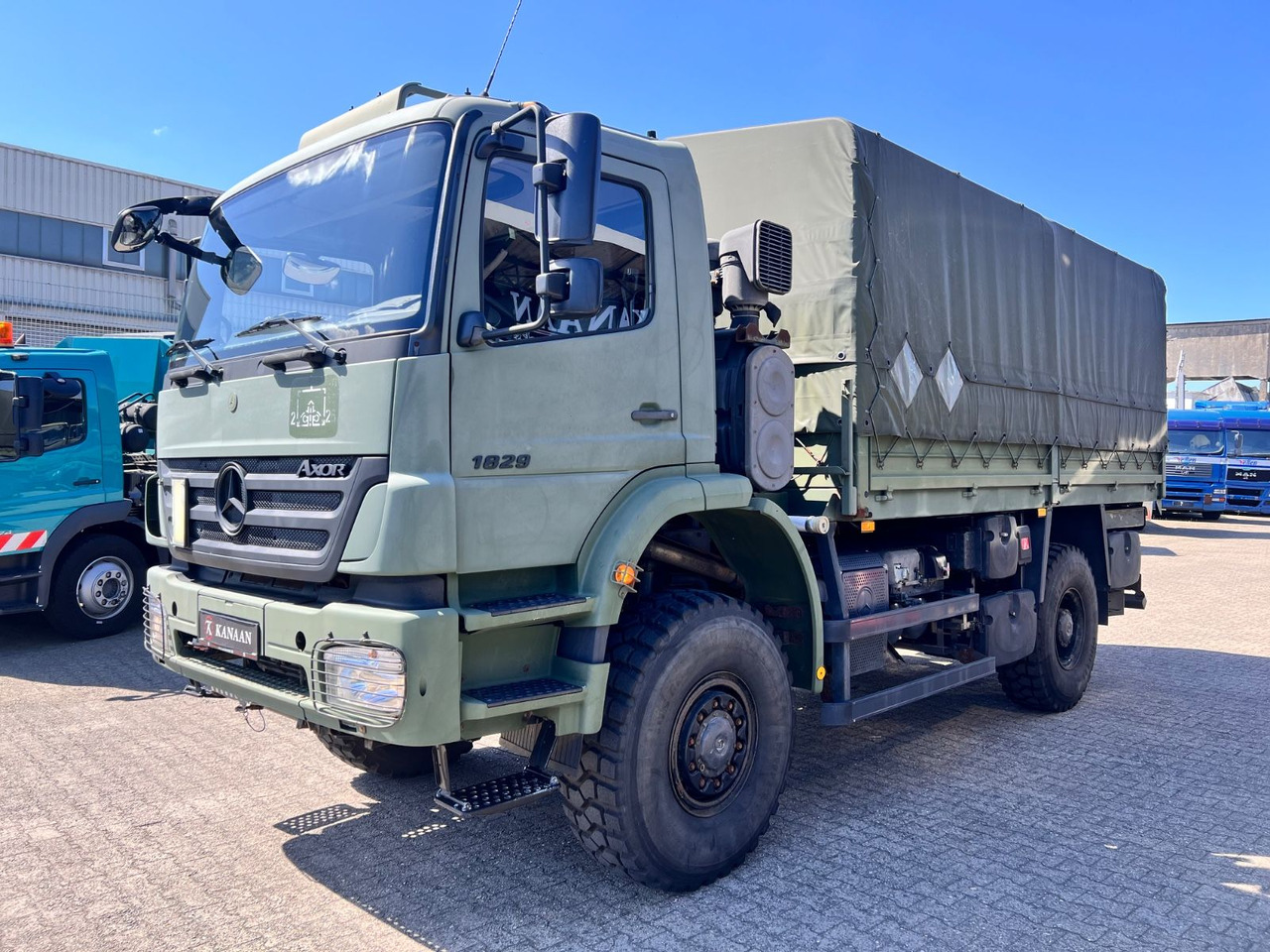 Mercedes-Benz 1829 A Axor 4x4 EX- 31 TKM Camper Expedi - Камион со церада: слика 2 Mercedes-Benz 1829 A Axor 4x4 EX- 31 TKM Camper Expedi - Камион со церада: слика 2