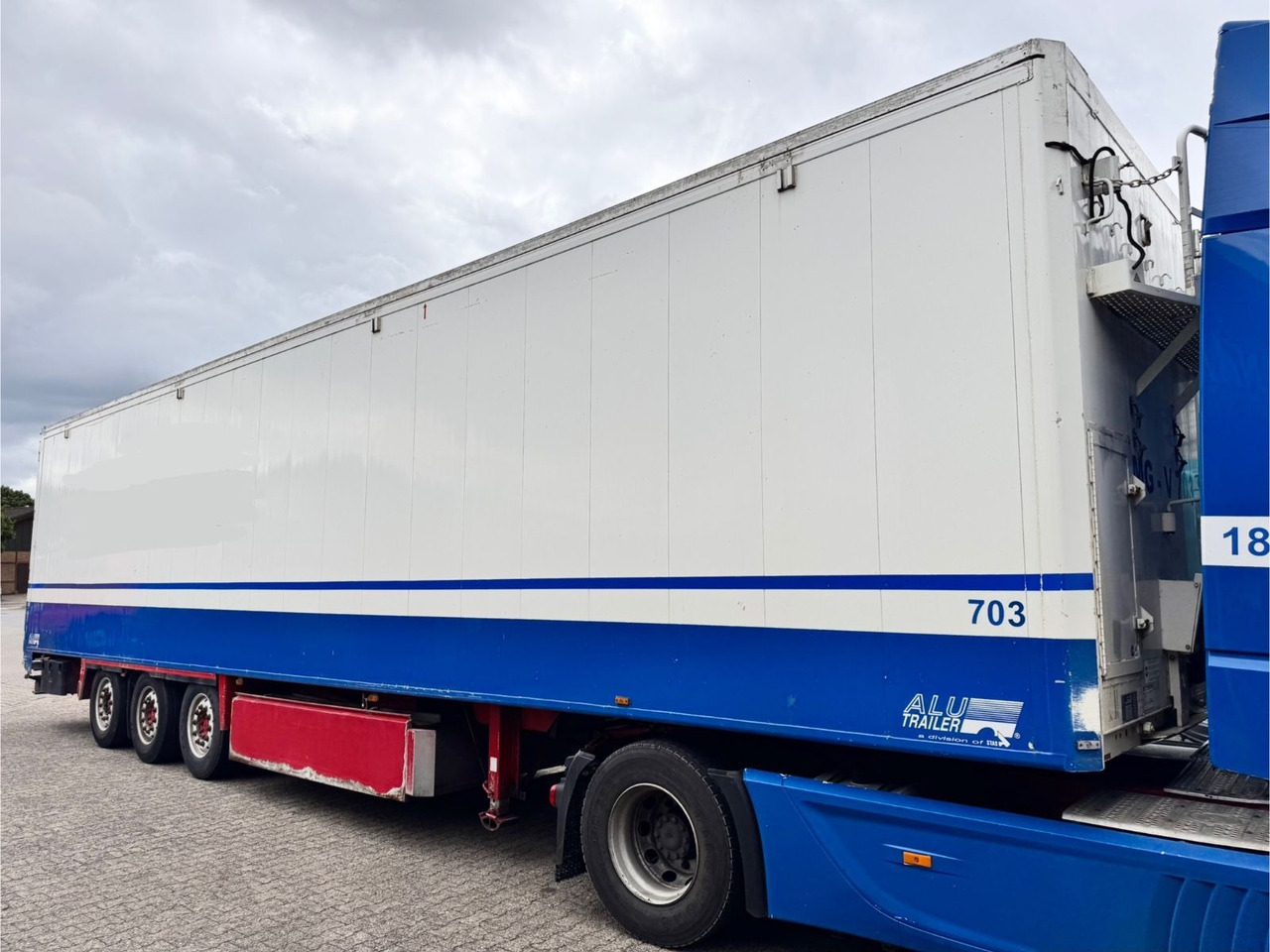 Stas S300 ZX Walkingfloor 3 x Vorhanden TÜV NEU - Полуприколка со подвижен под за истовар: слика 4 Stas S300 ZX Walkingfloor 3 x Vorhanden TÜV NEU - Полуприколка со подвижен под за истовар: слика 4