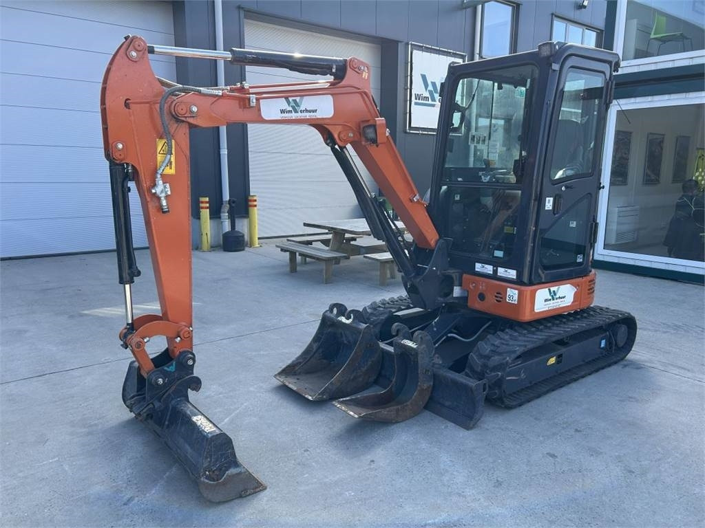 Hitachi ZX26U-6 (9989) - Мини багер: слика 2 Hitachi ZX26U-6 (9989) - Мини багер: слика 2