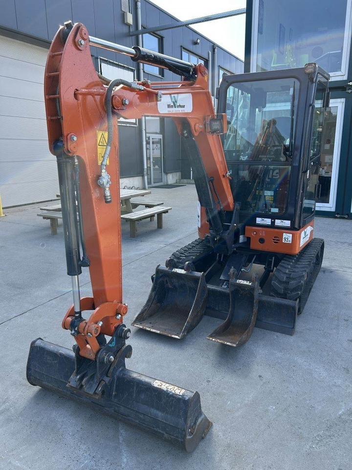 Hitachi ZX26U-6 (9989) - Мини багер: слика 4 Hitachi ZX26U-6 (9989) - Мини багер: слика 4