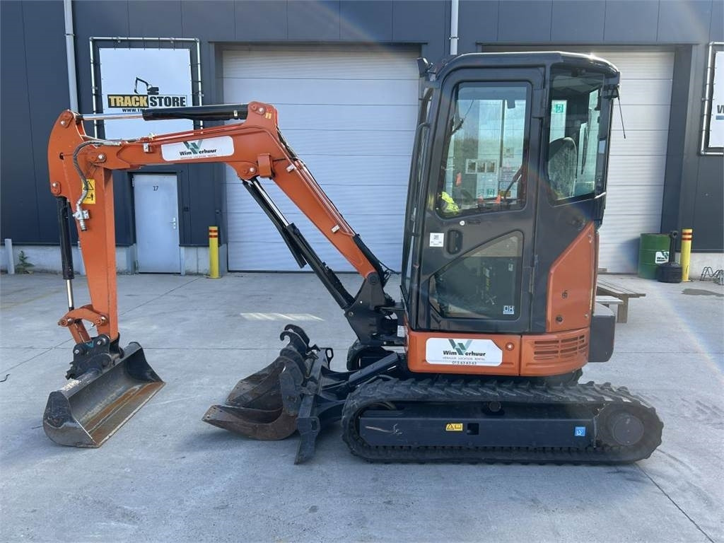 Hitachi ZX26U-6 (9989) - Мини багер: слика 1 Hitachi ZX26U-6 (9989) - Мини багер: слика 1