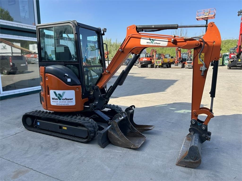 Hitachi ZX26U-6 (9989) - Мини багер: слика 3 Hitachi ZX26U-6 (9989) - Мини багер: слика 3
