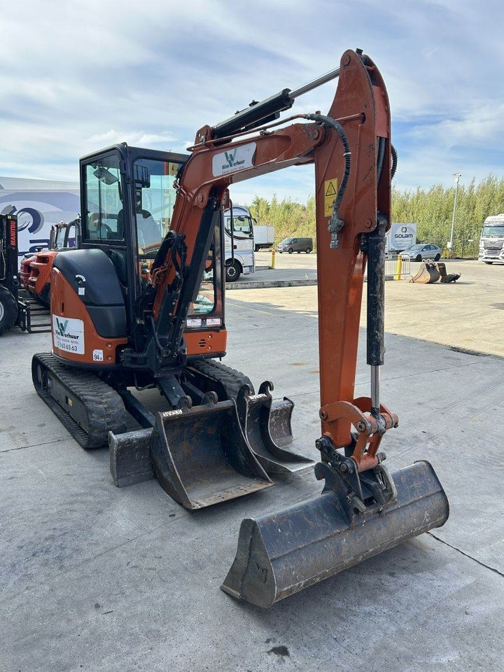 Hitachi ZX33U-6 (7740) - Мини багер: слика 3 Hitachi ZX33U-6 (7740) - Мини багер: слика 3