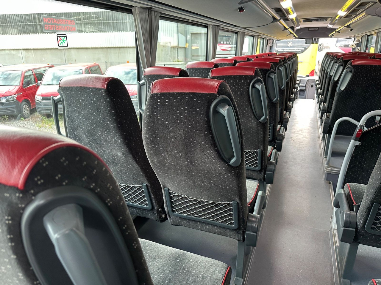 Лизинг на  Iveco EVADYS H (55 Sitze*Schalt*176 tKm) Iveco EVADYS H (55 Sitze*Schalt*176 tKm): слика 22