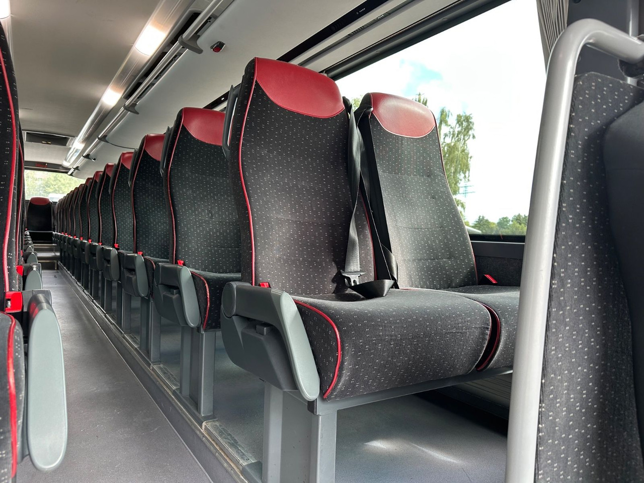 Лизинг на  Iveco EVADYS H (55 Sitze*Schalt*176 tKm) Iveco EVADYS H (55 Sitze*Schalt*176 tKm): слика 7