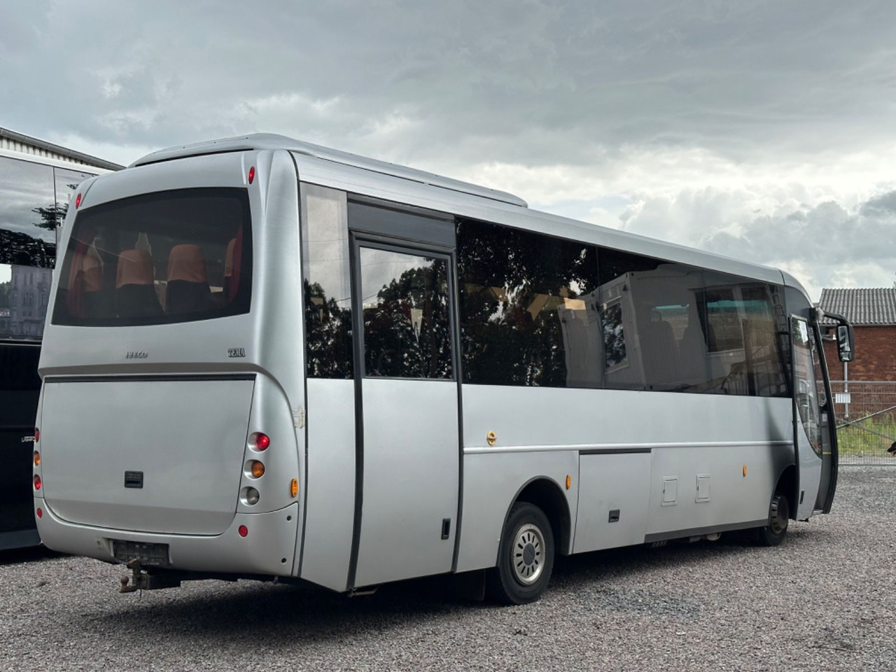 Iveco Kapena Tema 100 (32*Sitze*DE*TOP*Schalt) O510 Iveco Kapena Tema 100 , O 510, 818, Rapido - Минибус, Патничко комбе: слика 2 Iveco Kapena Tema 100 (32*Sitze*DE*TOP*Schalt) O510 Iveco Kapena Tema 100 , O 510, 818, Rapido - Минибус, Патничко комбе: слика 2