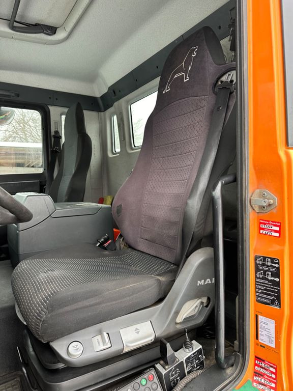 MAN TGS 26.400 6X2-2 BL Meille RK 20.70 Absetzkipper MAN TGS 26.400 6X2-2 BL Meille RK 20.70 Absetzkipper - Камион за подигање контејнери: слика 4 MAN TGS 26.400 6X2-2 BL Meille RK 20.70 Absetzkipper MAN TGS 26.400 6X2-2 BL Meille RK 20.70 Absetzkipper - Камион за подигање контејнери: слика 4