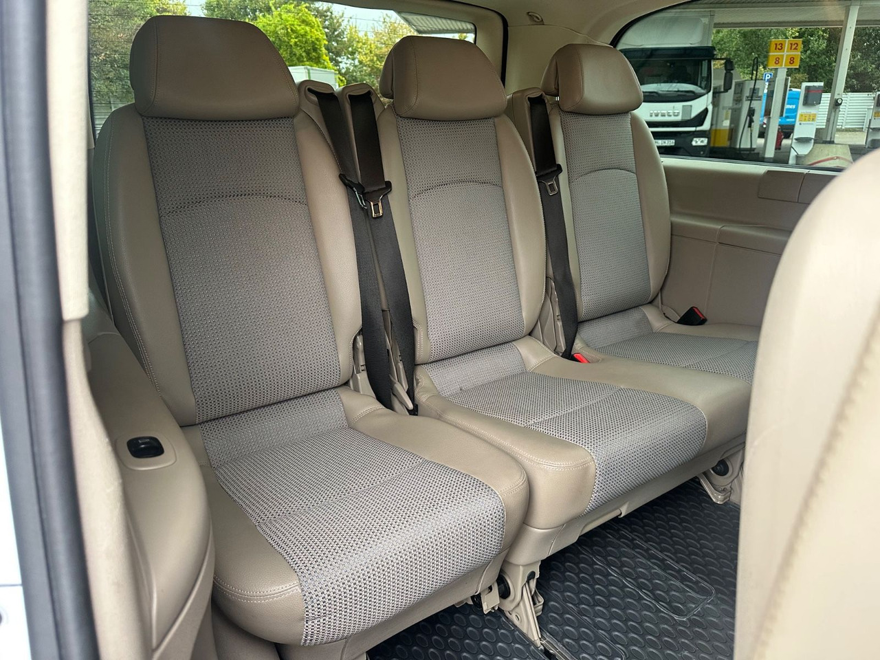 Mercedes-Benz Viano 2.2 CDI AMBIENTE extralang (Autom*133 tKm) - Патничко комбе: слика 4 Mercedes-Benz Viano 2.2 CDI AMBIENTE extralang (Autom*133 tKm) - Патничко комбе: слика 4