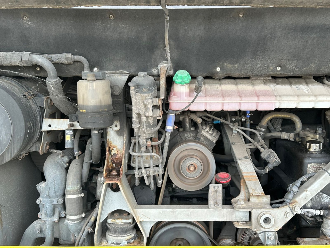 Neoplan P25 Trendliner 3516ÜC Klimaanlage*WC*57 Sitze Neoplan P25 Trendliner 3516ÜC Klimaanlage*WC*57 Sitze - Патнички вагон автобус: слика 4 Neoplan P25 Trendliner 3516ÜC Klimaanlage*WC*57 Sitze Neoplan P25 Trendliner 3516ÜC Klimaanlage*WC*57 Sitze - Патнички вагон автобус: слика 4