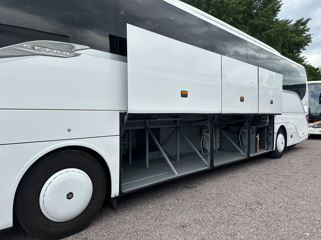 Setra S 516 HD/2A (54 Sitze*DE-Bus) - Патнички вагон автобус: слика 4 Setra S 516 HD/2A (54 Sitze*DE-Bus) - Патнички вагон автобус: слика 4