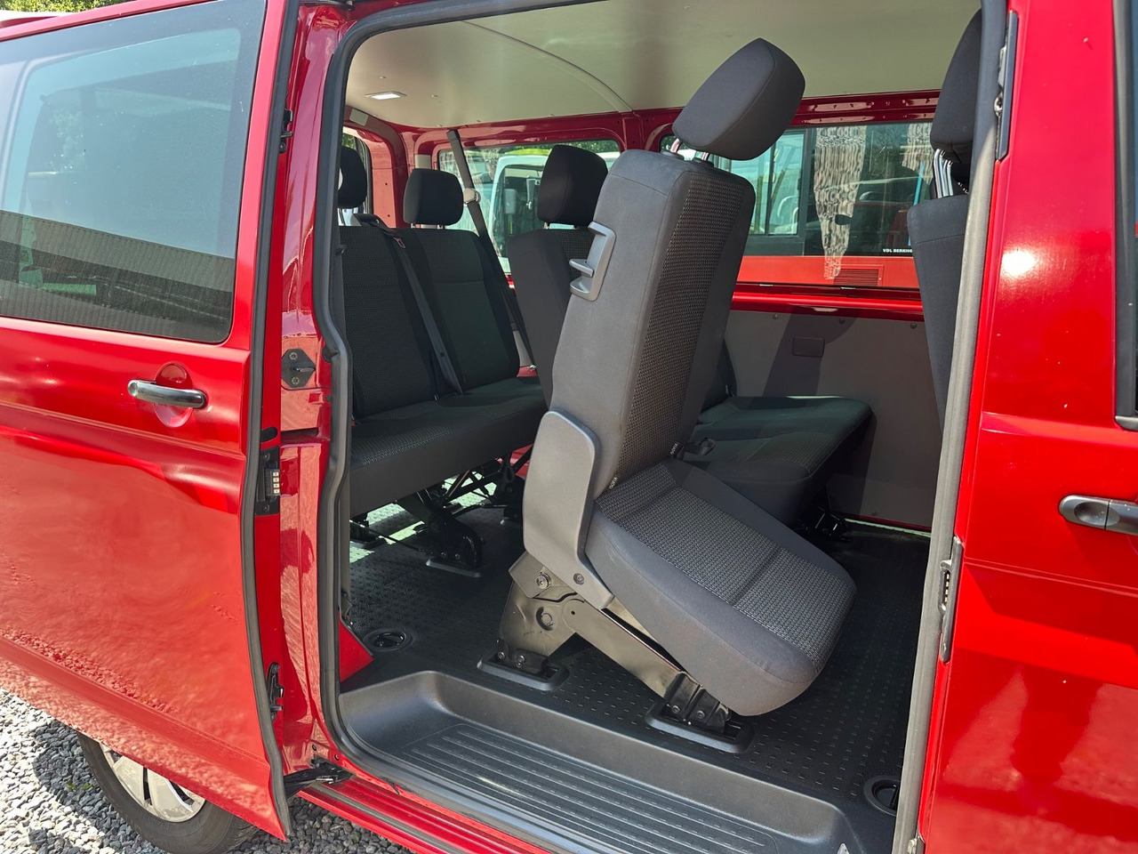 Volkswagen T6 Kombi (PDC Hi*ACC*StandHz*9 Sitzer*AC) - Патничко комбе: слика 5 Volkswagen T6 Kombi (PDC Hi*ACC*StandHz*9 Sitzer*AC) - Патничко комбе: слика 5