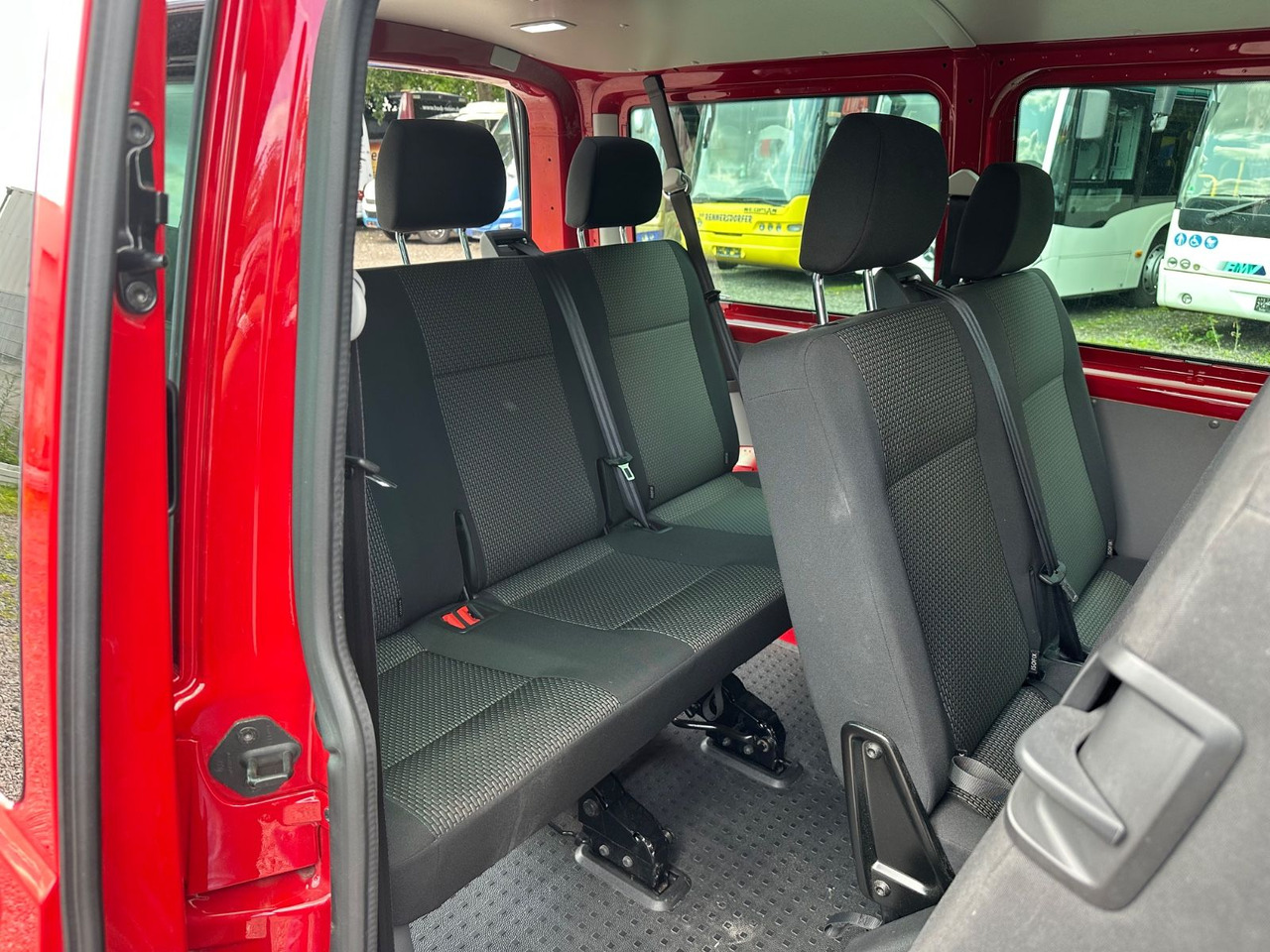 Volkswagen T6 Kombi (PDC Hi*ACC*StandHz*9 Sitzer*AC) - Патничко комбе: слика 5 Volkswagen T6 Kombi (PDC Hi*ACC*StandHz*9 Sitzer*AC) - Патничко комбе: слика 5