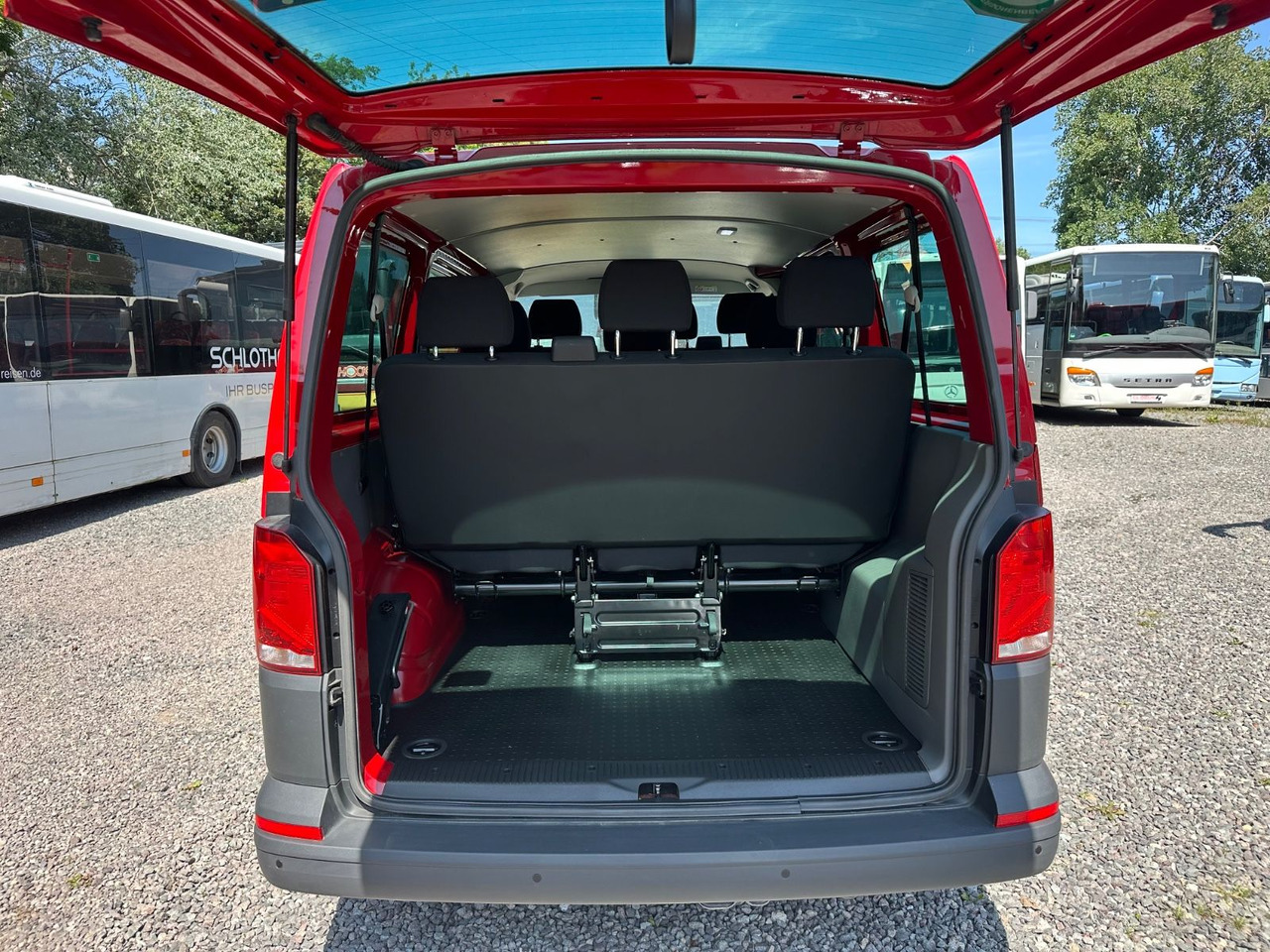 Volkswagen T6 Kombi (PDC Hi*ACC*StandHz*9 Sitzer*AC) - Патничко комбе: слика 4 Volkswagen T6 Kombi (PDC Hi*ACC*StandHz*9 Sitzer*AC) - Патничко комбе: слика 4