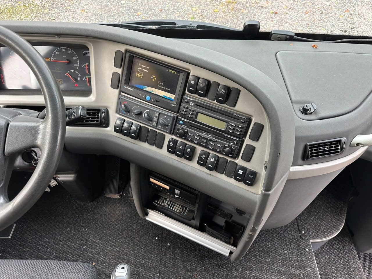 Лизинг на Volvo 9700 HD 6x2 Euro 5(9900*416 HD*Tourismo RHD-M) Volvo 9700 HD 6x2 Euro 5(9900*416 HD*Tourismo RHD-M): слика 13 Лизинг на Volvo 9700 HD 6x2 Euro 5(9900*416 HD*Tourismo RHD-M) Volvo 9700 HD 6x2 Euro 5(9900*416 HD*Tourismo RHD-M): слика 13