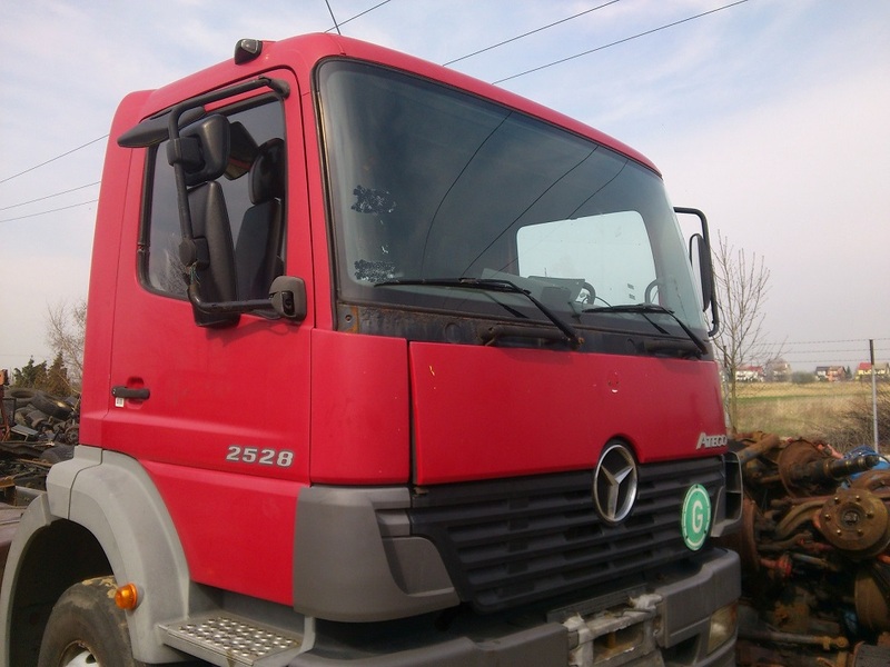 MERCEDES BENZ ATEGO 1823 1828 2528 - Кабина: слика 3 MERCEDES BENZ ATEGO 1823 1828 2528 - Кабина: слика 3